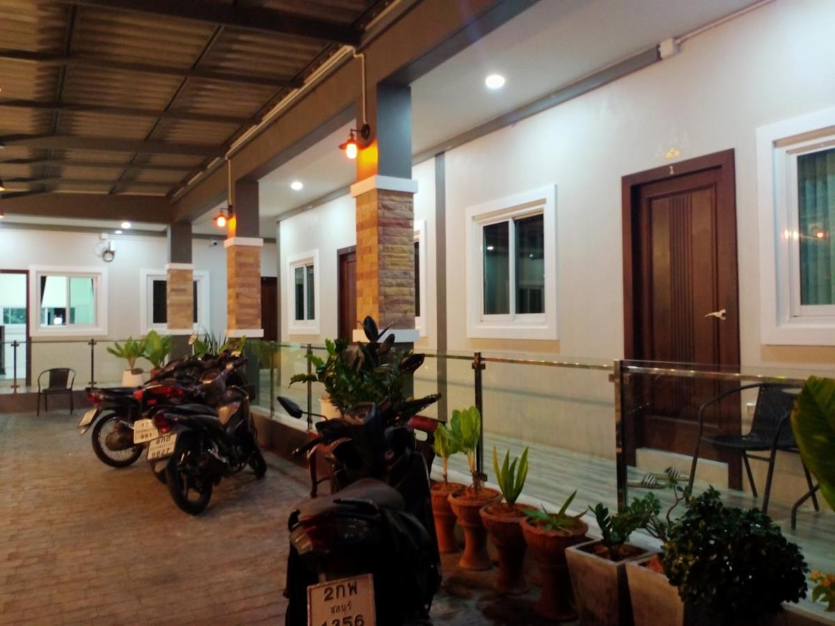 OVE Apartment Bang Saray Bang Sare Bagian luar foto